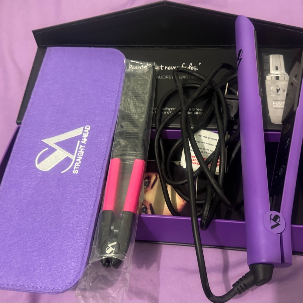 GUC Straight Ahead Purple Hair Straightener Set.